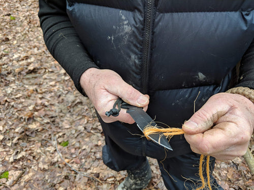 Ultimate Survival Technologies - Full Tang ParaKnife