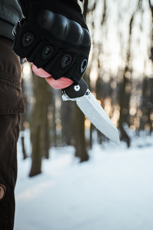 The Clip Point Folding Pocket Knife Giftset for Men and Women (Silver and Black)