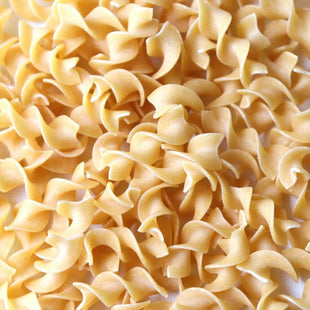 Rainy Day Foods Curly Egg Noodles Medium 5 Gallon 7 lb. Super Pail - 55 Servings